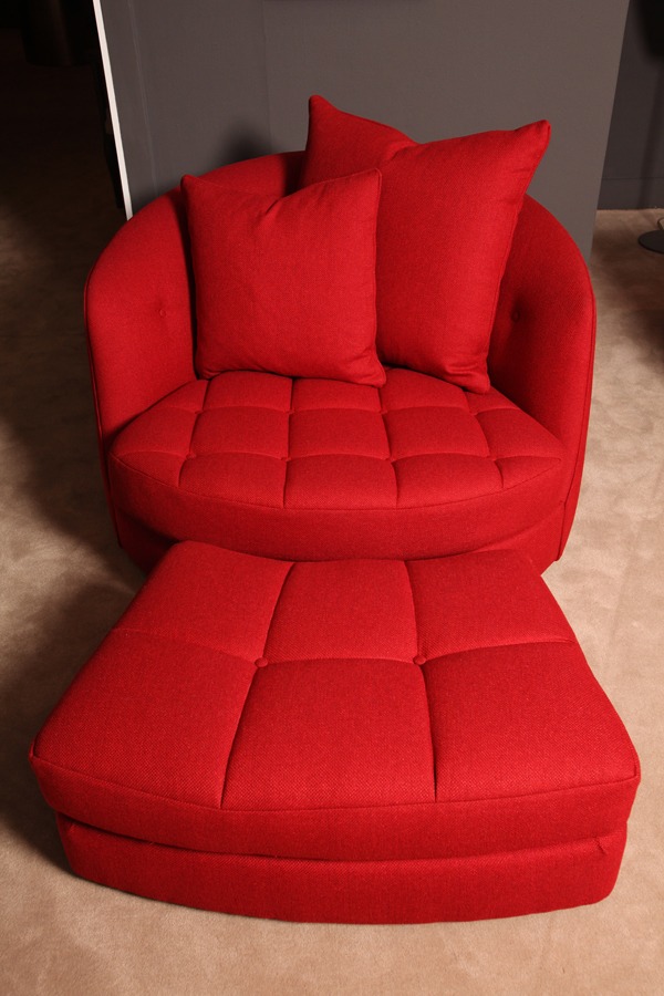 Giant Tub Swivel Lounge Chair Property Furniture