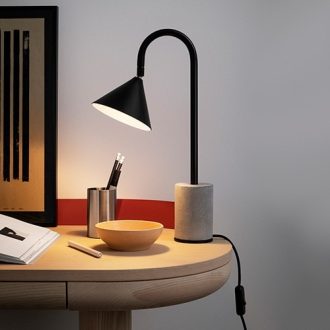 Ozz Desk Light