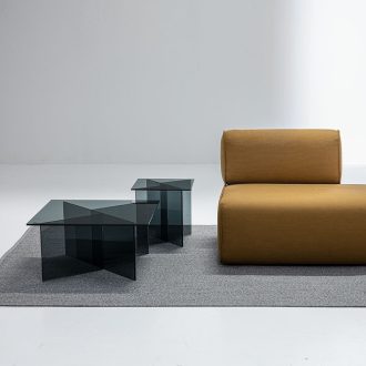 Niby coffee and side table